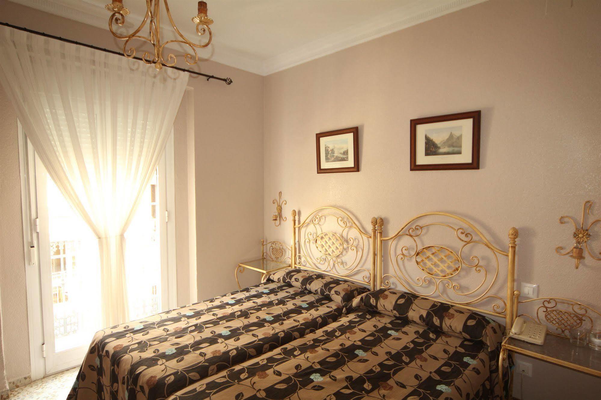 Roma Guest house 2*